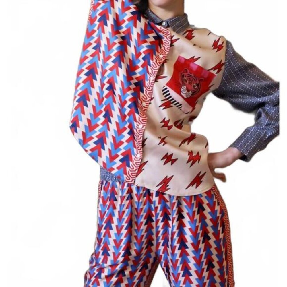 ME369 Scarlett Folk Pop Print Button Down Blouse NWT Size S - Picture 2 of 4